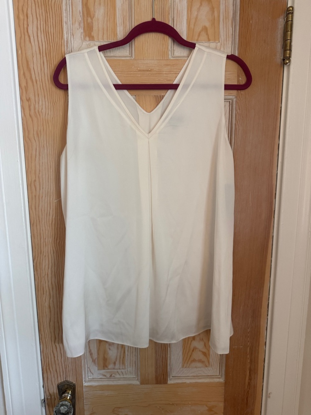 Classiques Entier Cream V-Neck Sleeveless Camisole